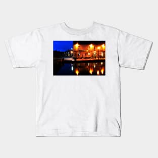 Kingsbridge Inn Bourton on the Water Cotswolds Kids T-Shirt